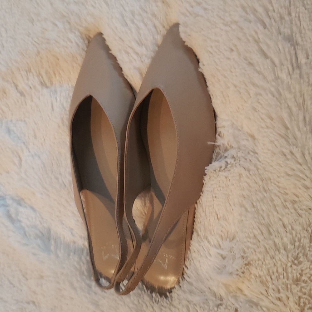 Marc Fisher Ltd Pointy Toes Flat - image 2